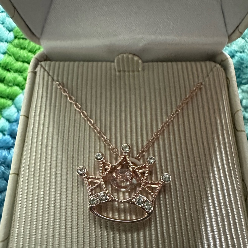 New Disneyland Themepark Crown Necklace